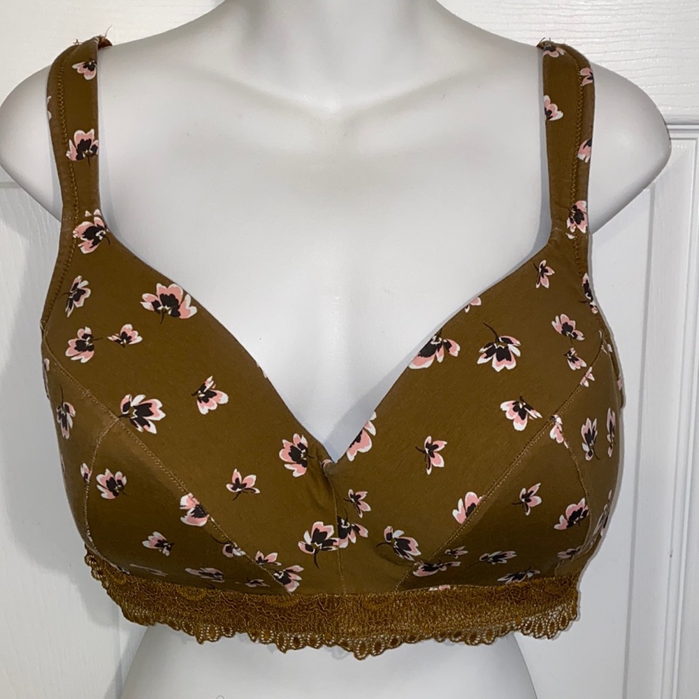 Hips & Curves Contour Wireless Bra Floral Size 38DDD